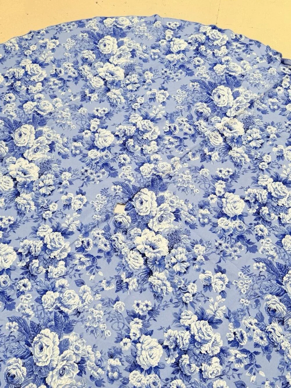 Charter Club Round Cotton Blue Roses Tablecloth 5 Napkins Cottage Summer Garden